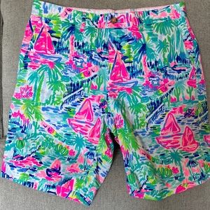 Like new Lilly Pulitzer Men’s 30 Beaumont “Salt is in the Air” shorts